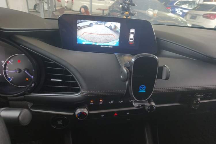 Used Mazda 3 Axela 2023 2.0L Automatic Zhiqing Edition Audio And AC Panel