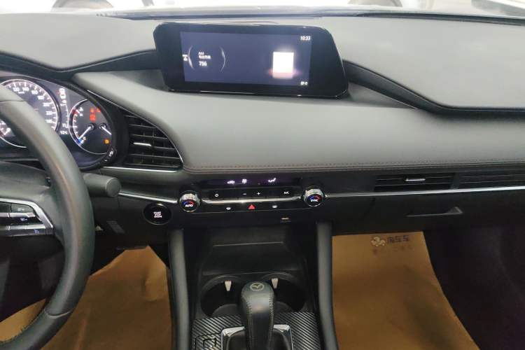 Used Mazda 3 Axela 2023 2.0L Automatic Zhiya Edition Audio And AC Panel