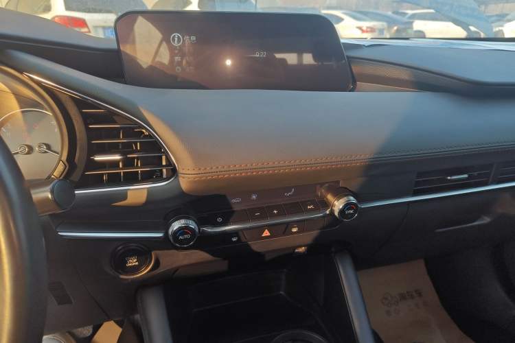 Used Mazda 3 Axela 2023 2.0L Automatic Zhiyao Edition Audio And AC Panel