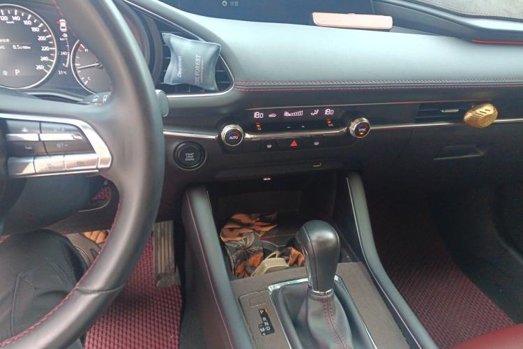 Used Mazda 3 Axela 2023 2.0L Automatic ZhiZhen Edition Audio And AC Panel