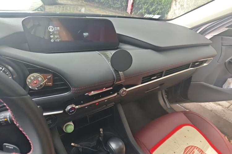 Used Mazda 3 Axela 2023 2.0L Automatic ZhiZhen Edition Audio And AC Panel