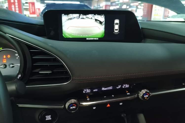 Used Mazda 3 Axela 2023 2.0L Automatic Zhiyao Edition Audio And AC Panel