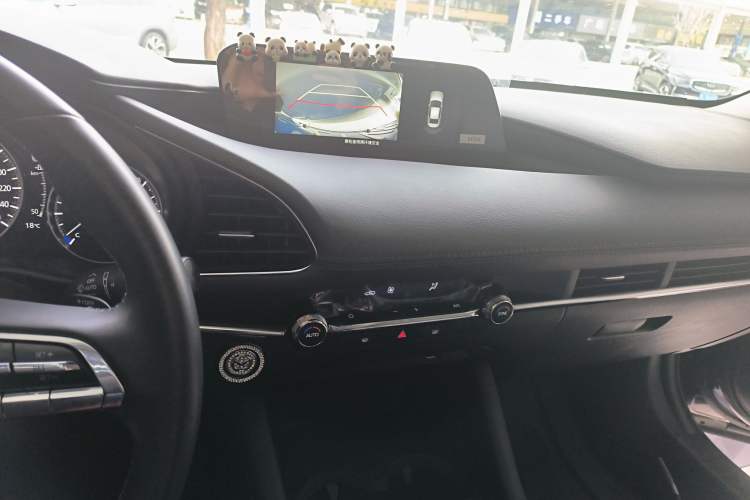 Used Mazda 3 Axela 2023 2.0L Automatic Zhiqing Edition Audio And AC Panel