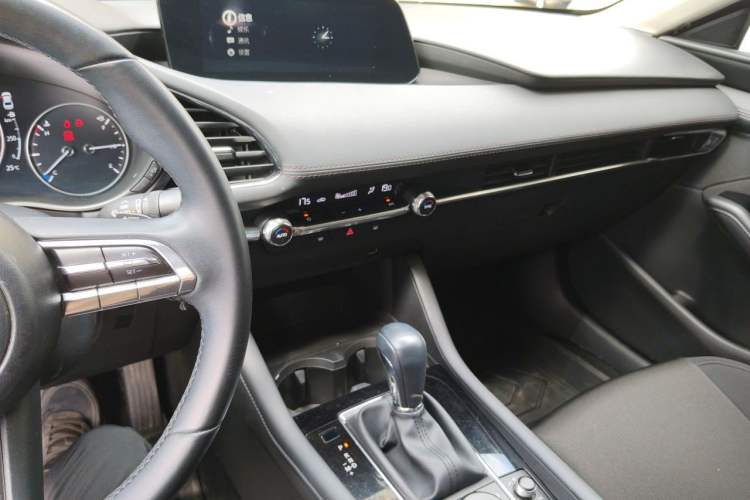 Used Mazda 3 Axela 2023 2.0L Automatic ZhiXuan Edition Audio And AC Panel