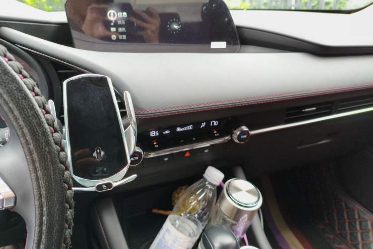 Used Mazda 3 Axela 2023 2.0L Automatic ZhiZhen Edition Audio And AC Panel