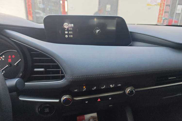 Used Mazda 3 Axela 2023 2.0L Automatic Zhiqing Edition Audio And AC Panel