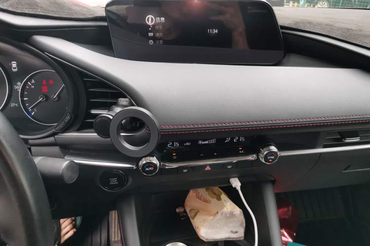 Used Mazda 3 Axela 2023 2.0L Automatic Zhiya Edition Audio And AC Panel