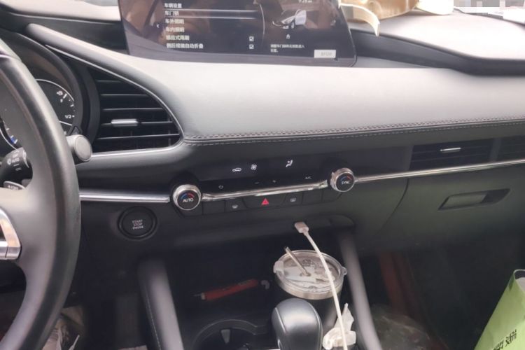 Used Mazda 3 Axela 2023 2.0L Automatic ZhiZhen Edition Audio And AC Panel