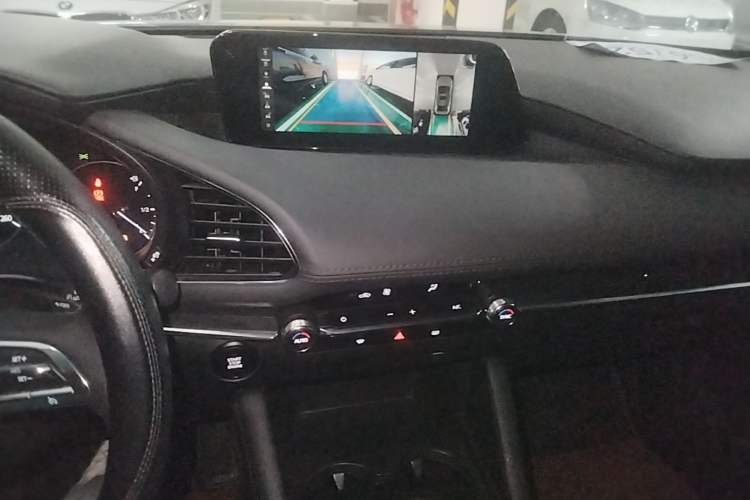 Used Mazda 3 Axela 2023 2.0L Automatic Zhiya Edition Audio And AC Panel