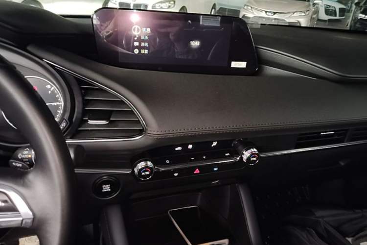 Used Mazda 3 Axela 2023 2.0L Automatic ZhiZhen Edition Audio And AC Panel