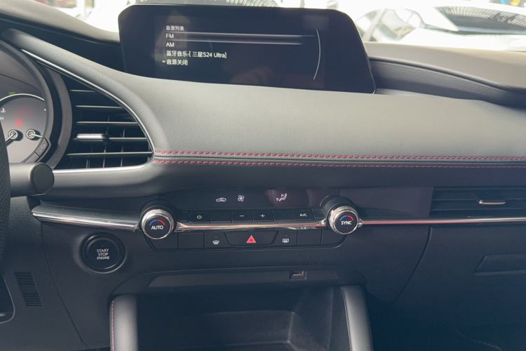 Used Mazda 3 Axela 2023 2.0L Automatic Zhiyao Edition Audio And AC Panel