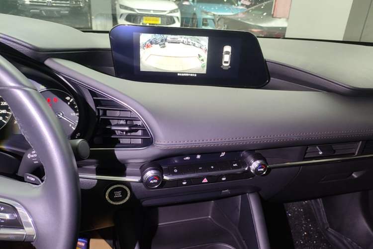 Used Mazda 3 Axela 2023 2.0L Automatic Zhiyao Edition Audio And AC Panel