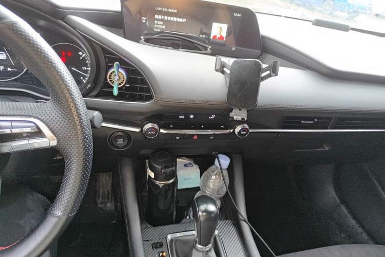 Used Mazda 3 Axela 2023 2.0L Automatic ZhiXuan Edition Audio And AC Panel