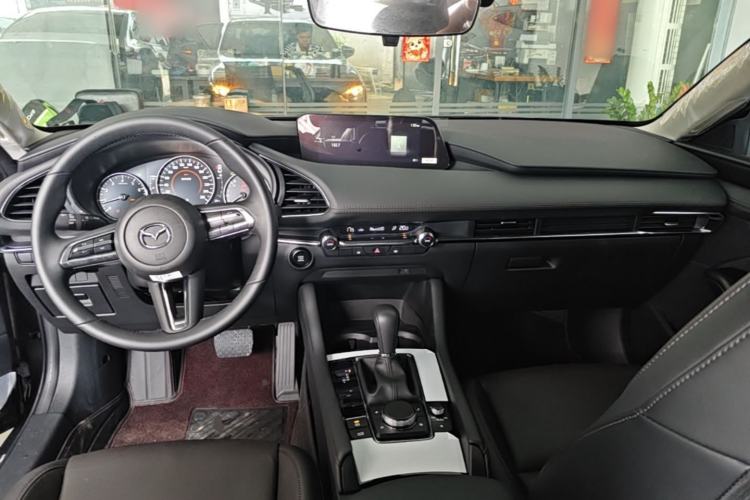 Used Mazda 3 Axela 2023 2.0L Automatic Zhiya Edition Center Console