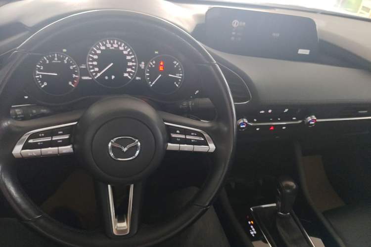 Used Mazda 3 Axela 2023 2.0L Automatic ZhiZhen Edition Center Console