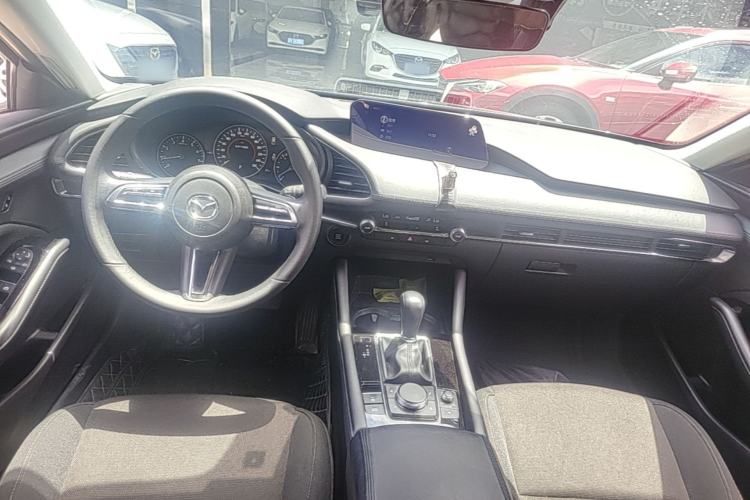 Used Mazda 3 Axela 2023 2.0L Automatic ZhiXuan Edition Center Console