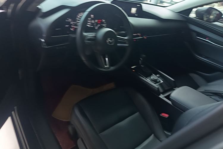 Used Mazda 3 Axela 2023 2.0L Automatic ZhiXuan Edition Center Console
