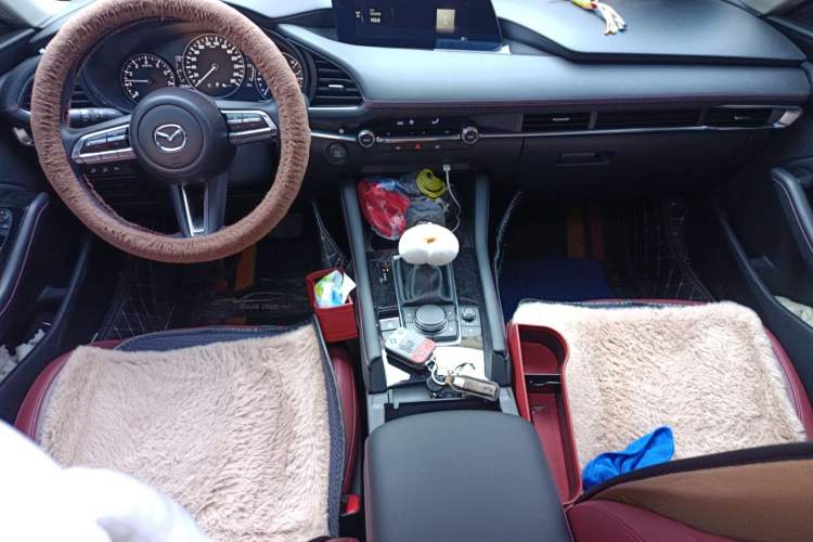 Used Mazda 3 Axela 2023 2.0L Automatic ZhiZhen Edition Center Console