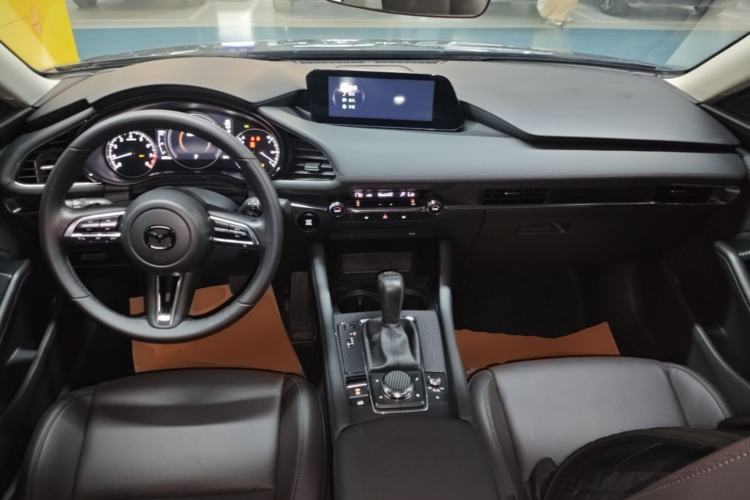 Used Mazda 3 Axela 2023 2.0L Automatic Zhiya Edition Center Console