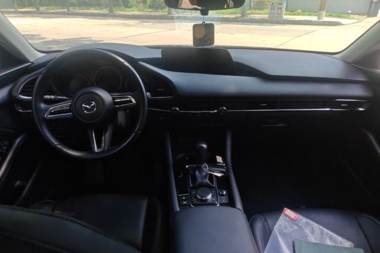 Used Mazda 3 Axela 2023 2.0L Automatic ZhiZhen Edition Center Console
