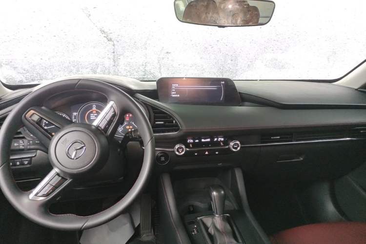 Used Mazda 3 Axela 2023 2.0L Automatic Zhiya Edition Center Console
