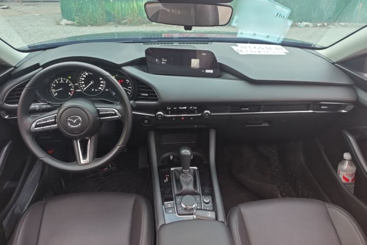 Used Mazda 3 Axela 2023 2.0L Automatic Zhiya Edition Center Console