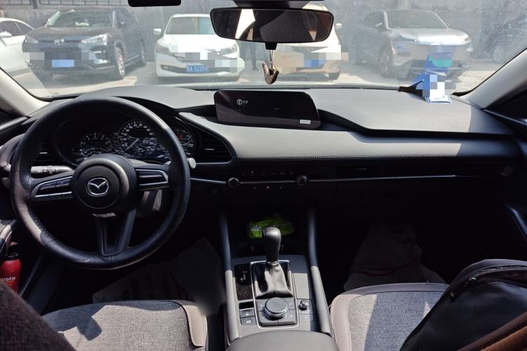 Used Mazda 3 Axela 2023 2.0L Automatic Zhiqing Edition Center Console