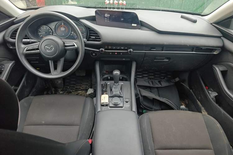 Used Mazda 3 Axela 2023 2.0L Automatic Zhiqing Edition Center Console