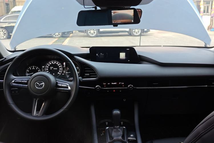 Used Mazda 3 Axela 2023 2.0L Automatic ZhiXuan Edition Center Console