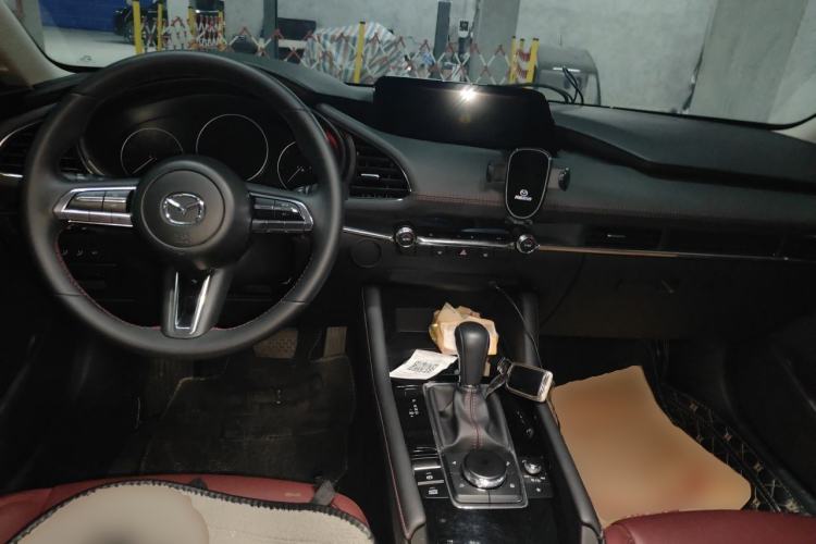 Used Mazda 3 Axela 2023 2.0L Automatic Zhiyao Edition Center Console