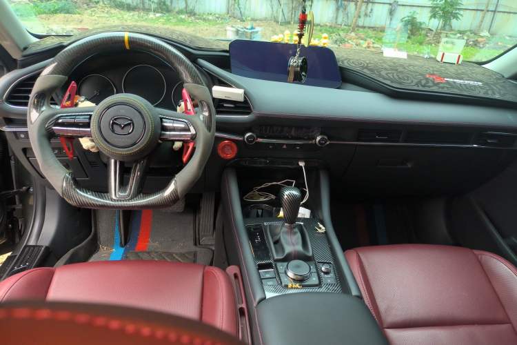 Used Mazda 3 Axela 2023 2.0L Automatic ZhiZhen Edition Center Console
