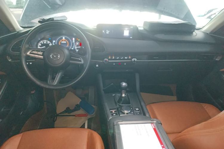 Used Mazda 3 Axela 2023 1.5L Manual ZhiMei Edition Center Console
