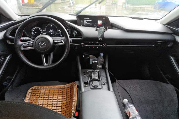 Used Mazda 3 Axela 2023 2.0L Automatic ZhiXuan Edition Center Console
