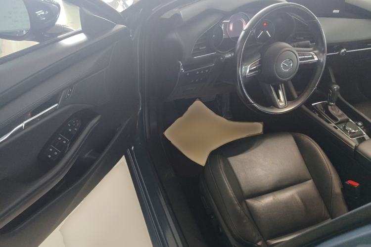 Used Mazda 3 Axela 2023 2.0L Automatic ZhiZhen Edition Driver Seat