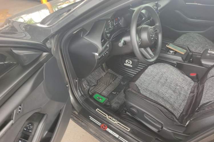 Used Mazda 3 Axela 2023 2.0L Automatic Zhiqing Edition Driver Seat