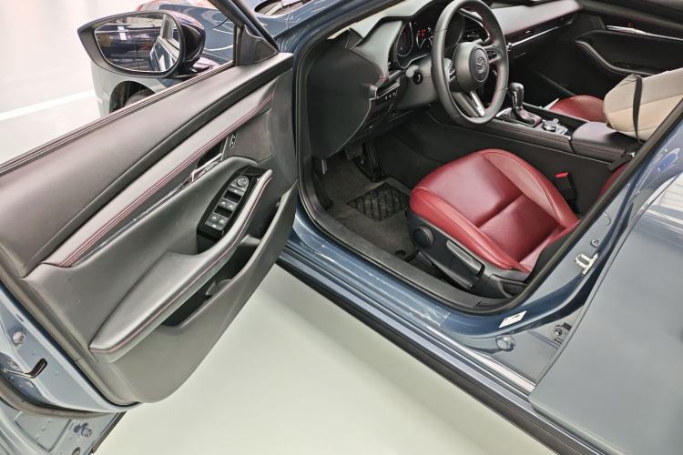 Used Mazda 3 Axela 2023 2.0L Automatic ZhiXuan Edition Driver Seat
