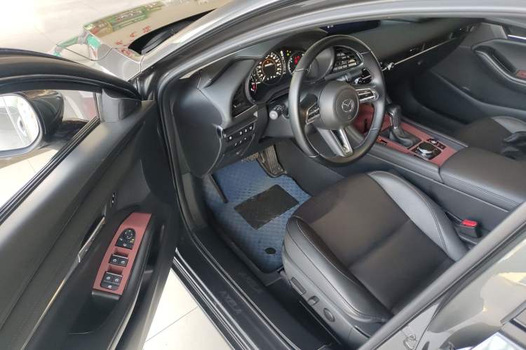 Used Mazda 3 Axela 2023 2.0L Automatic ZhiZhen Edition Driver Seat