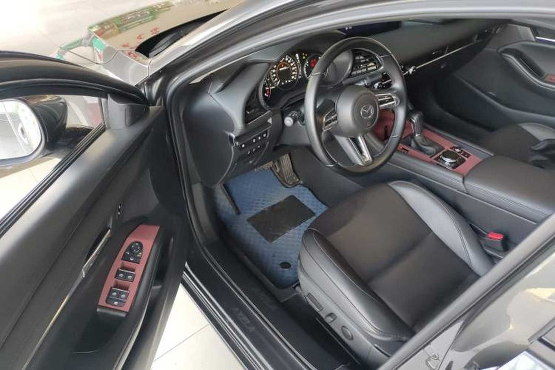 Used Mazda 3 Axela 2023 2.0L Automatic ZhiZhen Edition Driver Seat