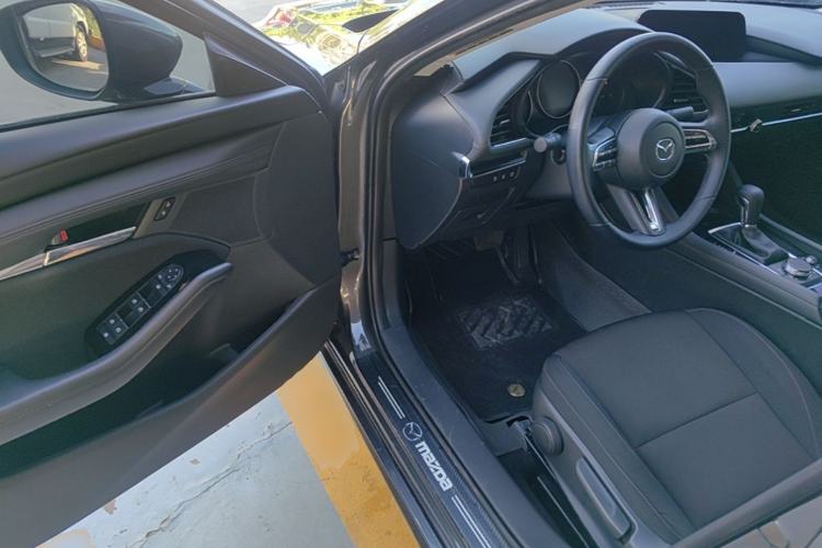 Used Mazda 3 Axela 2023 2.0L Automatic ZhiXuan Edition Driver Seat
