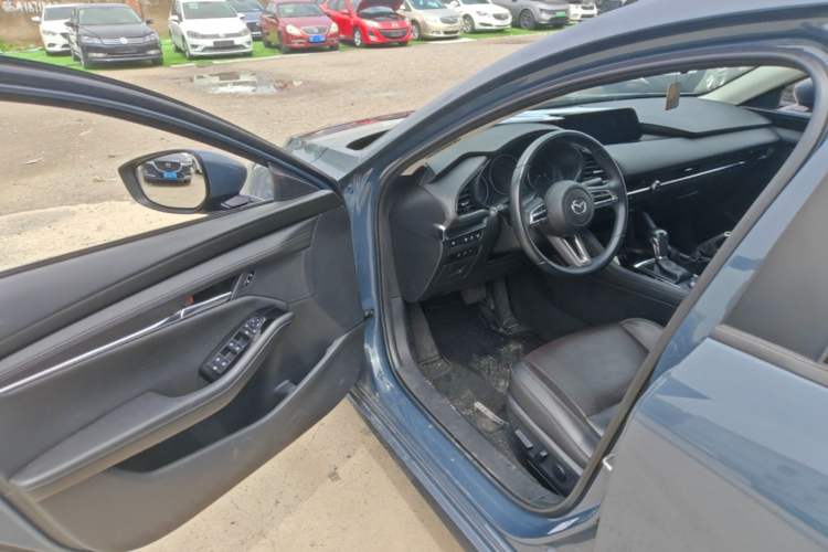 Used Mazda 3 Axela 2023 2.0L Automatic ZhiZhen Edition Driver Seat