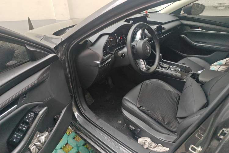 Used Mazda 3 Axela 2023 2.0L Automatic ZhiXuan Edition Driver Seat