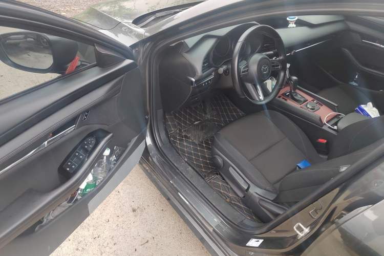 Used Mazda 3 Axela 2023 2.0L Automatic ZhiXuan Edition Driver Seat