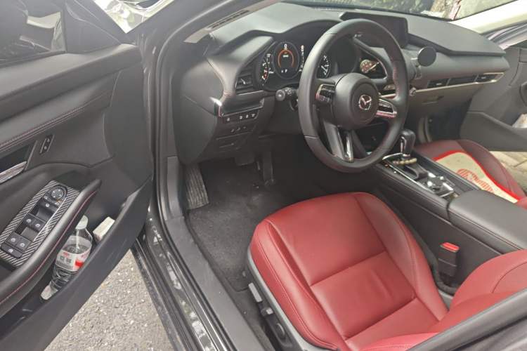 Used Mazda 3 Axela 2023 2.0L Automatic ZhiZhen Edition Driver Seat