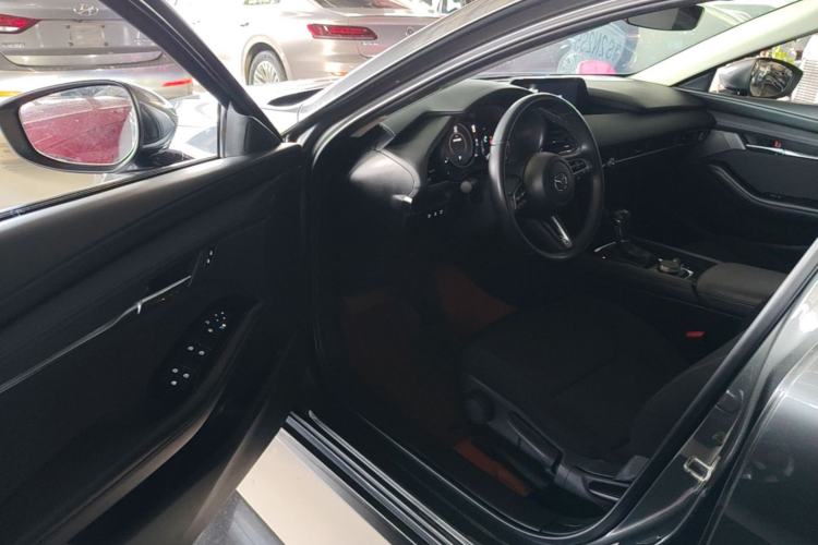 Used Mazda 3 Axela 2023 2.0L Automatic ZhiXuan Edition Driver Seat