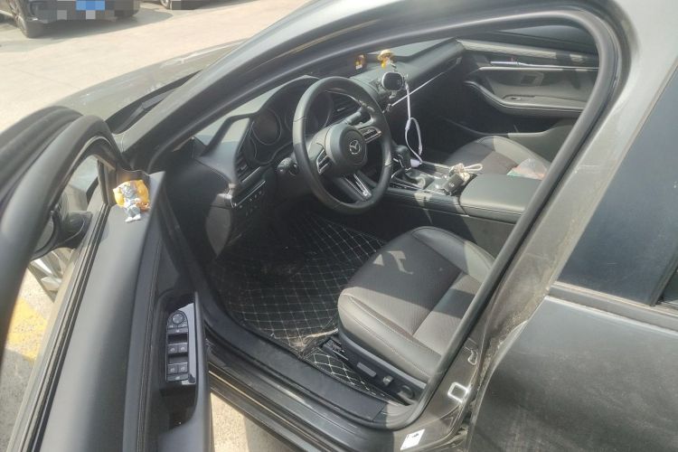 Used Mazda 3 Axela 2023 2.0L Automatic ZhiZhen Edition Driver Seat