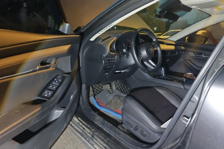 Used Mazda 3 Axela 2023 2.0L Automatic ZhiZhen Edition Driver Seat