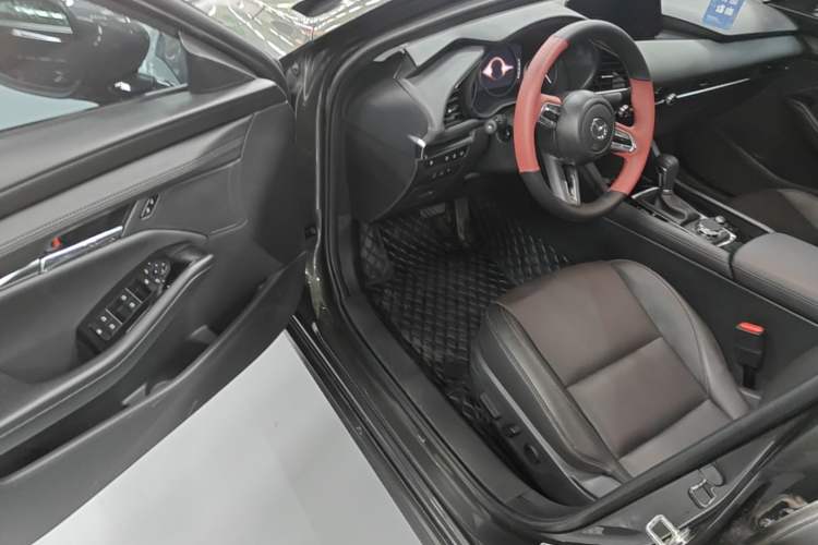 Used Mazda 3 Axela 2023 2.0L Automatic ZhiZhen Edition Driver Seat