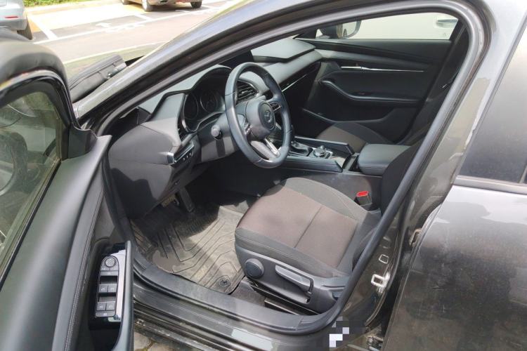 Used Mazda 3 Axela 2023 2.0L Automatic ZhiXuan Edition Driver Seat