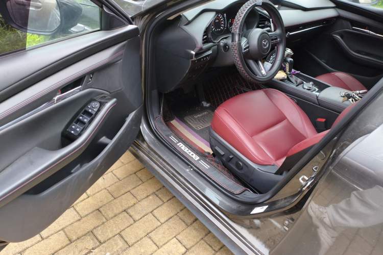 Used Mazda 3 Axela 2023 2.0L Automatic ZhiZhen Edition Driver Seat
