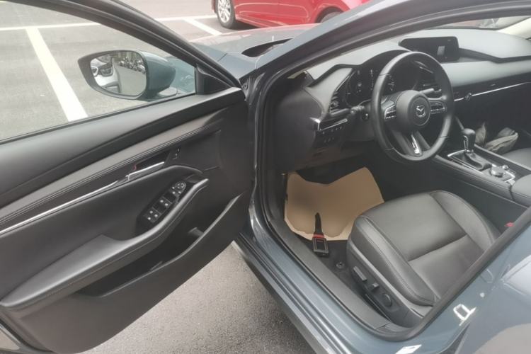 Used Mazda 3 Axela 2023 2.0L Automatic ZhiZhen Edition Driver Seat